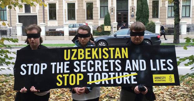 202190_uzbekistan_stop_torture_photo_action_-_ai_latviay