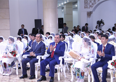 массовая свадьба