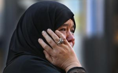  Syrian women cries