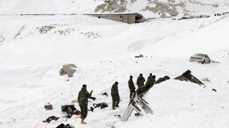 avalanches-kill-92-in-afghanistan-humanitarian-crisis-feared-1424908170-9300