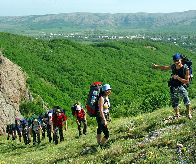 Пешеходный туризм в полях