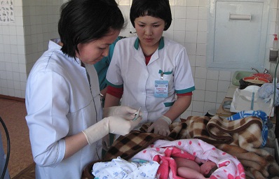 UNCT-KG-UNFPA-midwife