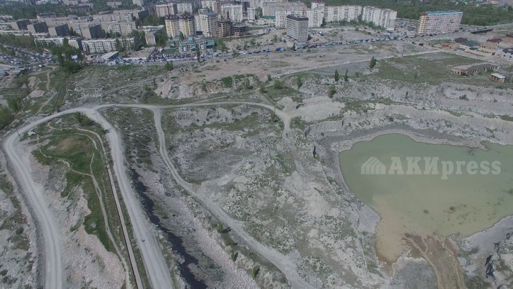 Как появилась гигантская воронка на окраине Бишкека?