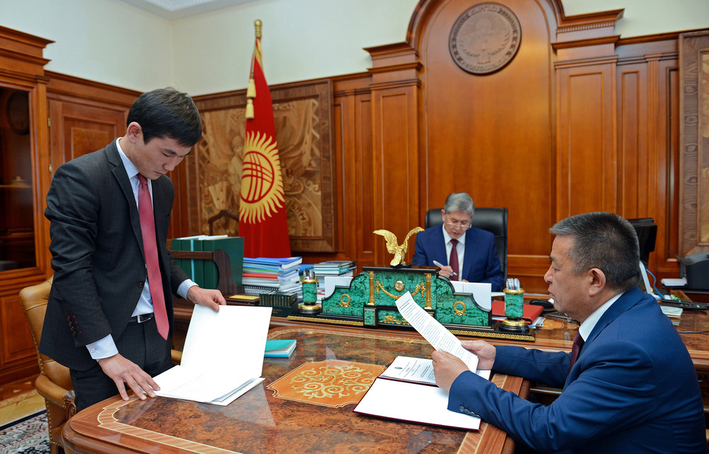 Предоставление права на формирование коалиции парламентского большинства фракции СДПК (29 октября 2015 года, город Бишкек)