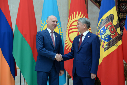премьер-министр Молдовы Павел Филип и А.Атамбаев