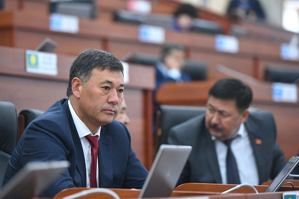 депутат Азизбек Турсунбаев