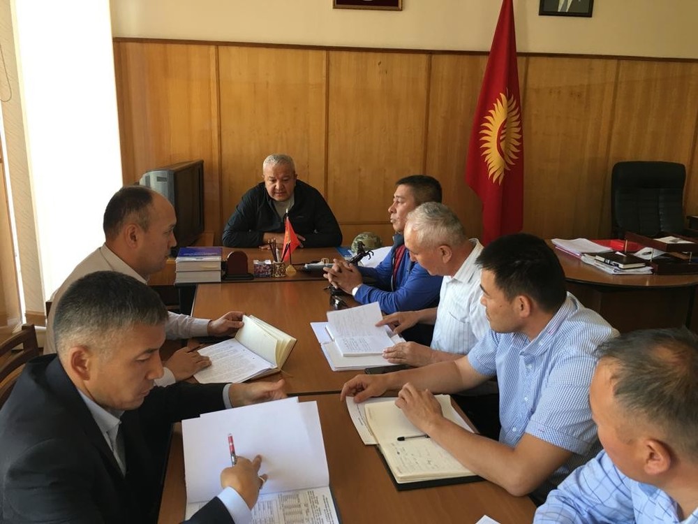 Выездное совещание в Нарынской областной администрации с Э.Осмонбетовым