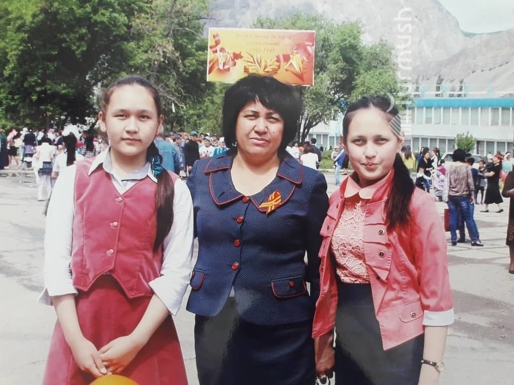 Зейнеп Жороева с дочерьми