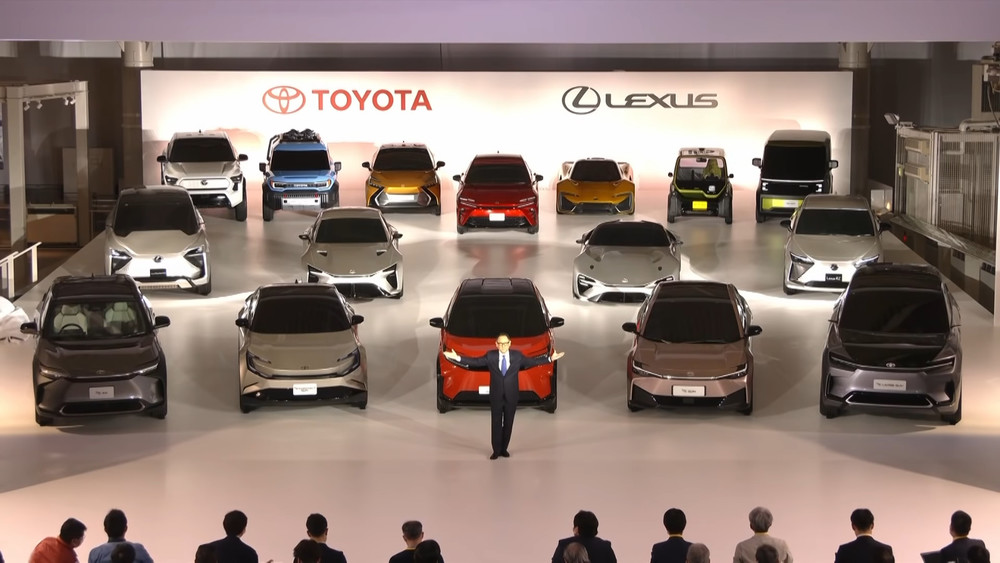 Президент Toyota Акио Тойода и анонсированные электромобили