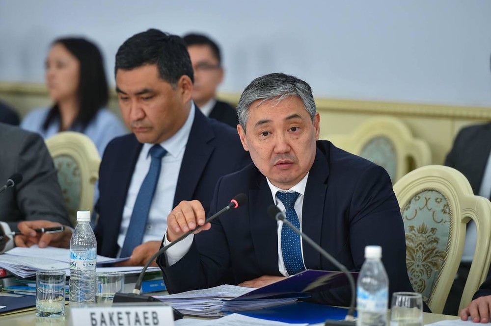Министр финансов Алмазбек Бакетаев