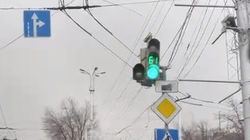 Еще один «уставший» светофор в Бишкеке. Видео