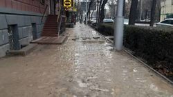 Асфальтирование тротуара на Киевской невозможно из-за погодных условий, - мэрия