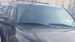 Синдром 570. Женщина за рулём Крузака создала затор на въезде в Госрегистр. Видео