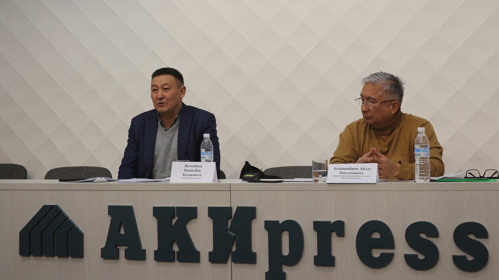 (слева-направо) Кенжебек Жумабаев и Азат Бейшенбиев