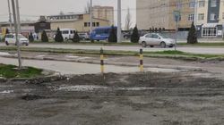 «Бишкекасфальтсервис» убрал строймусор на тротуаре. Фото мэрии