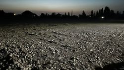 Гравийно-песчаная пустыня вместо парка в Ак-Орго. Фото жителя