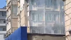 Из «Бакай Банка» эвакуировали посетителей из-за дыма. Видео