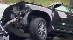 В Аламединском ущелье Lexus LX 570 с российскими номерами слетел в овраг и упал в реку. Видео с места ДТП