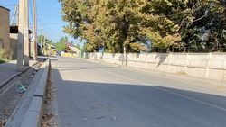 Зачем в жилмассиве Ак-Тилек копают новые дороги? Видео жительницы