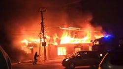 В Ак-Ордо пожар, предположительно горит кафе. Видео