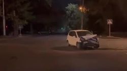 В Бишкеке столкнулись два «Фита»