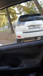 Lexus RX 400 припарковали на тротуаре на Айтматова. Фото