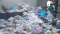 Свалка мусора у Чуйского роддома