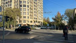 Бишкекчанин жалуется на неработающий светофор на улице Боконбаева