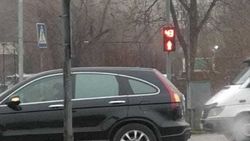 На Жукеева-Пудовкина не работает светофор. Фото