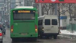 Столкновение автобуса и маршрутки не было зарегистрировано в УПСМ, - мэрия