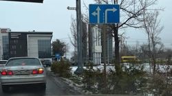Водитель жалуется на постоянные пробки на Бакаева. Фото