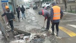 ОсОО «Ал Ай Строй» начала восстанавливать поврежденный асфальт на ул.Кийизбаевой. Фото