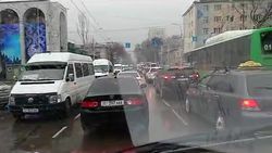 «Ужасные» пробки в центре города. Видео горожан