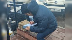 Мэрия Бишкека ответила на вопрос о стихийной торговле возле рынка «Ак-Эмир»
