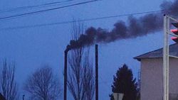 Житель Каракола жалуется на черный дым из трубы. Видео