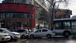 ДТП на Чуй-Шопокова с участием автобуса и трех машин. Подробности от мэрии