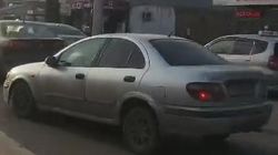 «Хендай» припарковали на проезжей части на Жибек Жолу, создав затор. Видео