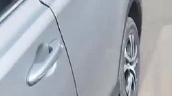На Медерова «Тойоту RAV 4» оставили на «зебре». Видео