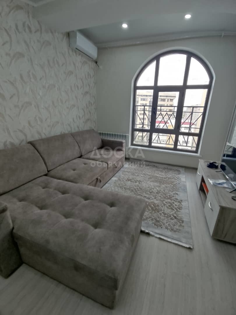 Сдаю 2-комнатную квартиру, 60кв. м., этаж - 9/10, Бишкек, Старый аэропорт, Ажыбек Баатыра/Джунусалиева.