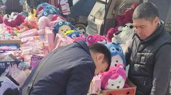 Продавцов мягких игрушек на Ошском рынке оштрафовали на 3000 сомов за стихийную торговлю, - мэрия