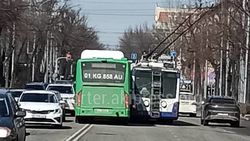 В мэрии рассказали подробности столкновения автобуса №52 и троллейбуса №11