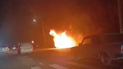 В Сокулукском районе сгорела машина. Видео