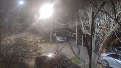Во дворе дома на ул.Малдыбаева сделали фонарь, но направили его на окна жителей. Фото