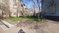Сотрудники муниципальной инспекции не обнаружили «Хендай», который был припаркован в зеленой зоне на Советской. Фото