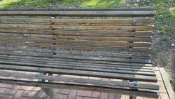 «Тазалык» восстановит скамейки на бульвару Эркиндик в течение недели, - мэрия