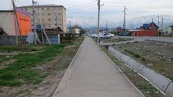На ул.Тимура Фрунзе на тротуаре лежит провод. Ответ Западного РЭС