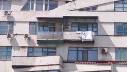 «Бишкекглавархитектура» не выдавала разрешение на строительство балкона на 7 этаже дома по Советской, - мэрия