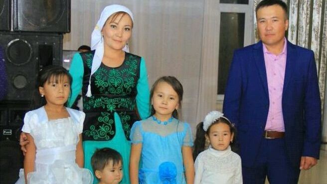 Мирболот Садабаев с семьей