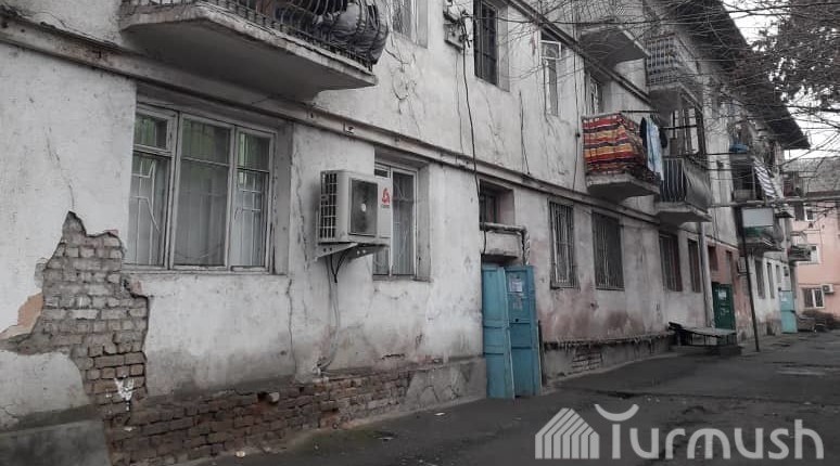 Аварийный жилой дом по улице Курманжан-датка, город Ош
