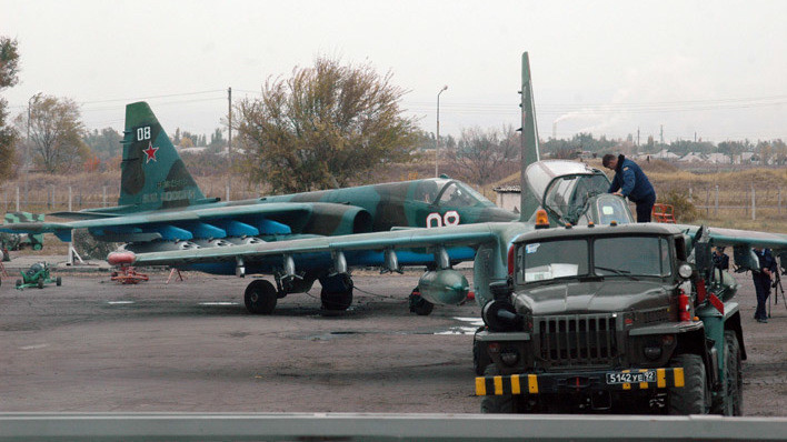 Су-25 на авиабазе в Канте